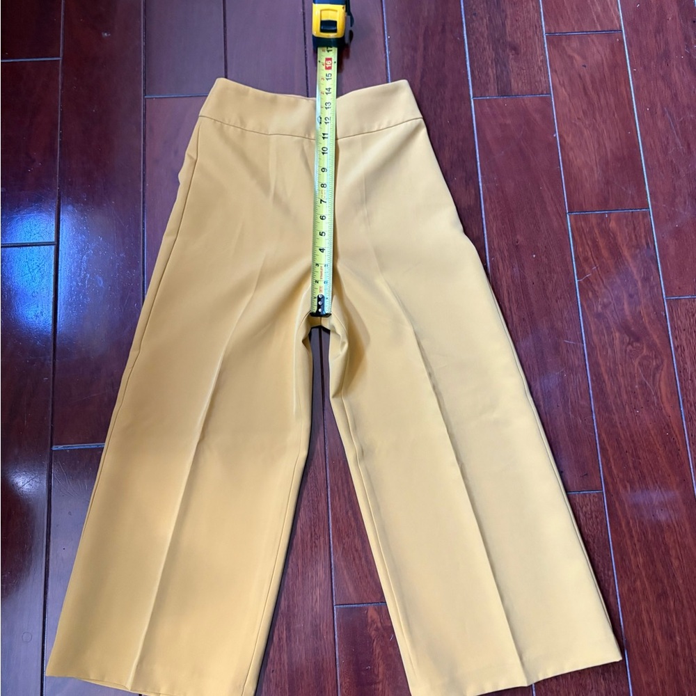 Express Crop Pants - Picture 3 of 6